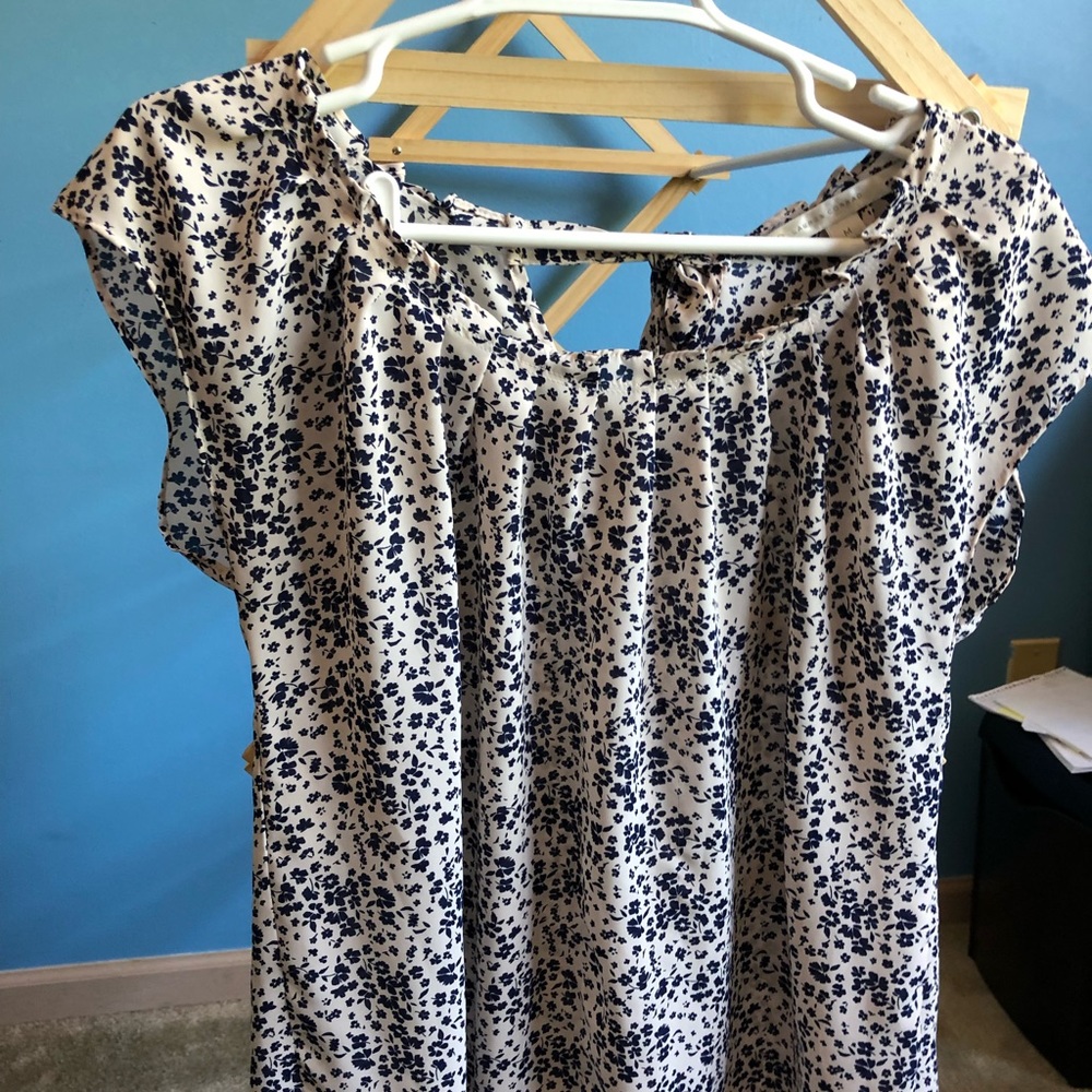 SOLD Lauren Conrad shirt EUC